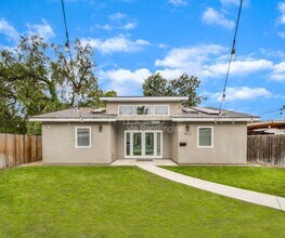 Building Photo - 420 N Batavia St