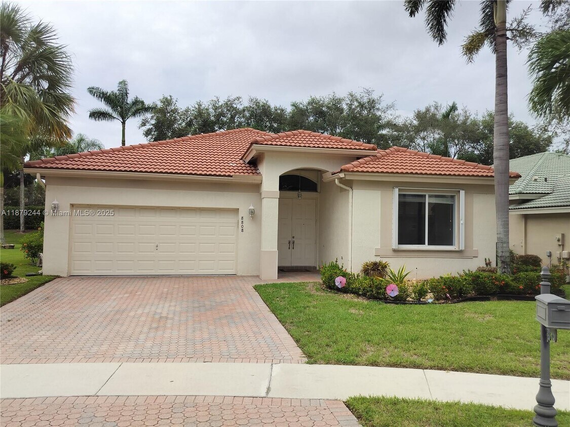 Building Photo - 8808 Via Tuscany Dr