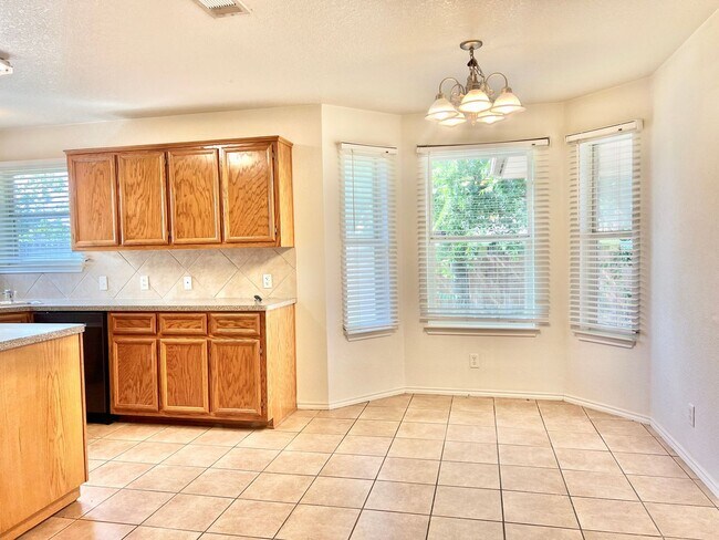 Building Photo - 4608 Neta Dr