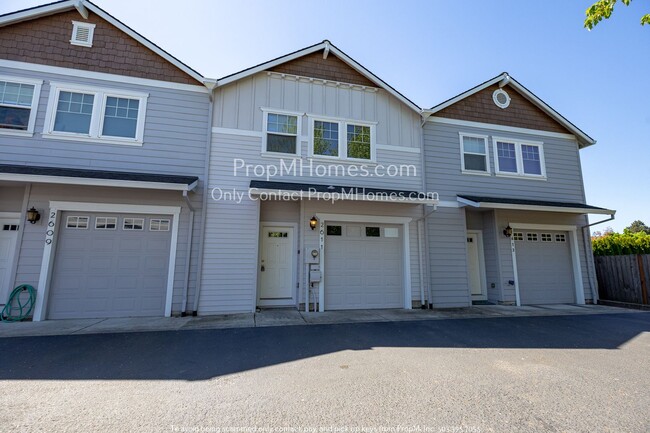Building Photo - Charming Three Bedroom, Two and Half Bath ...