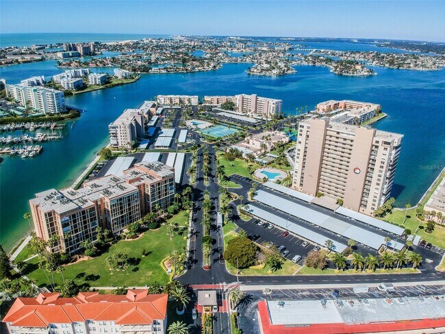 Foto del edificio - 7600 Sun Island Dr S