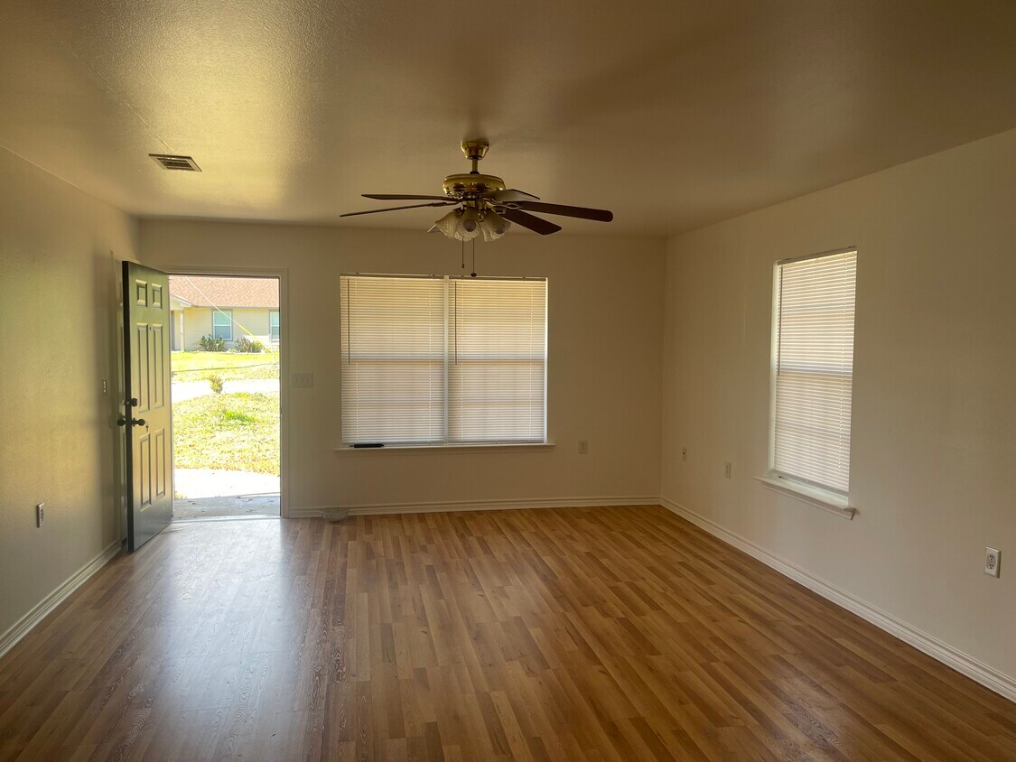 219 Lamar St, Nacogdoches, TX 75961 House Rental in Nacogdoches, TX