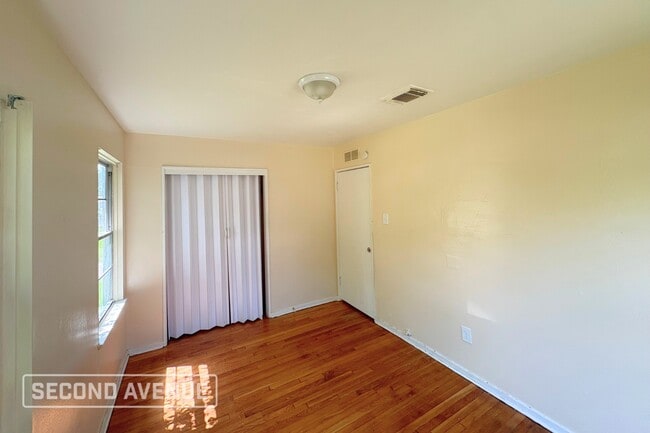 Building Photo - 5415 Heron Dr