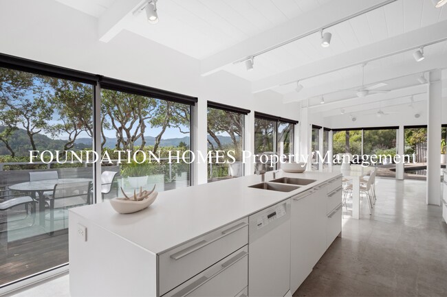 Foto del edificio - 4 br, 3 bath House - 7 Sarah Dr.