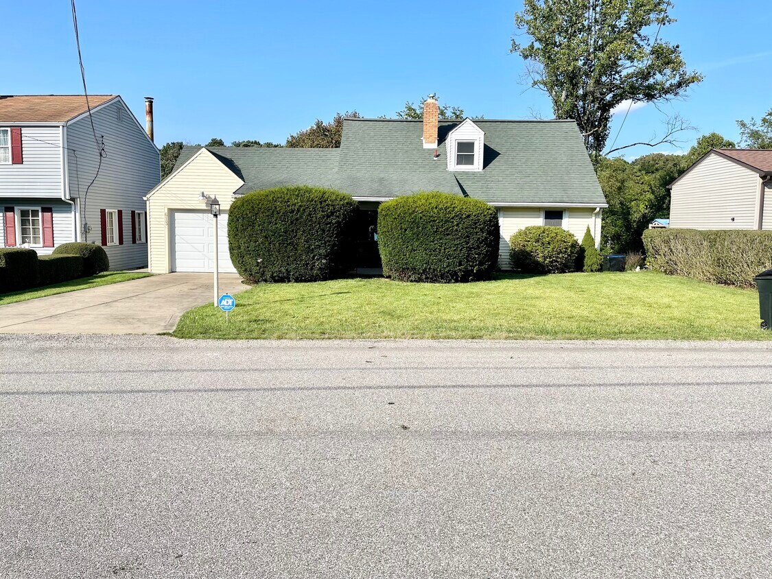 Foto principal - 613 Hickory Dr