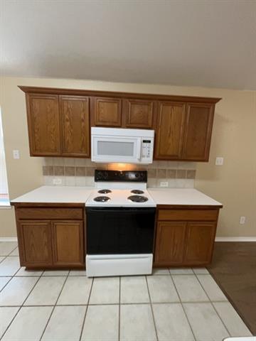 Foto del edificio - 8509 Hawks Nest Dr