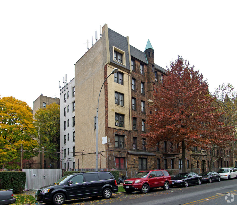 Foto principal - 100 Lefferts Avenue