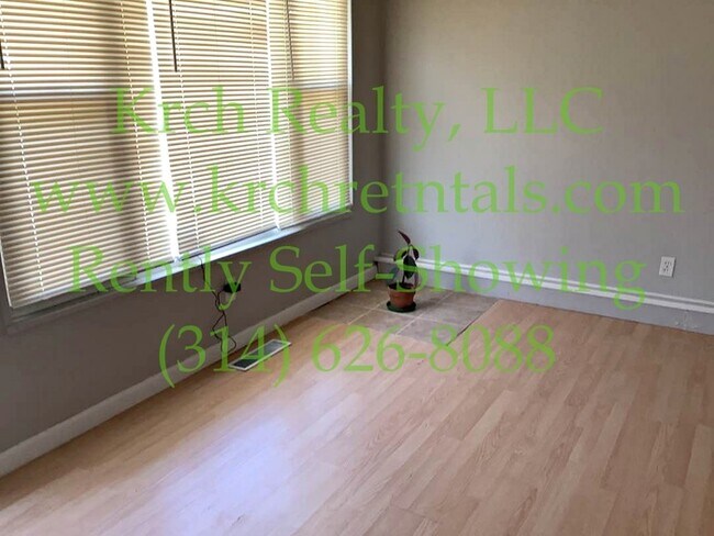 Building Photo - 840 Lebon Dr