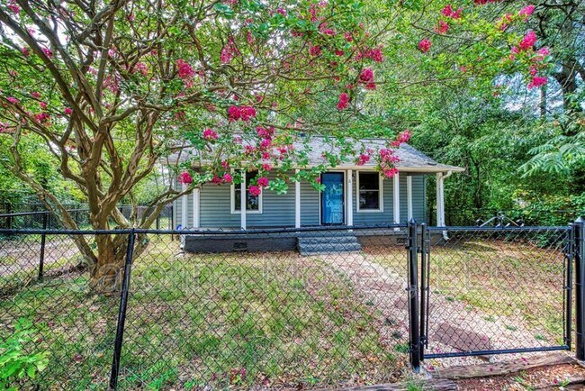 Building Photo - 11 Hillhouse St