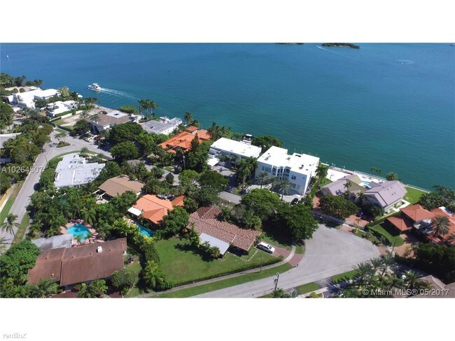 Building Photo - 12700 Biscayne Bay Dr