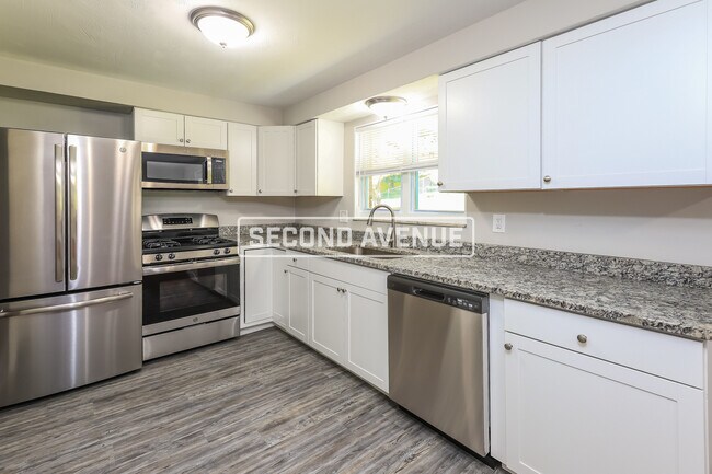Building Photo - 468 Crestview DR