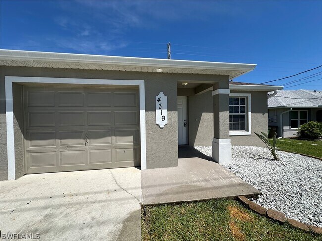 Foto del edificio - 4319 SW Santa Barbara Pl