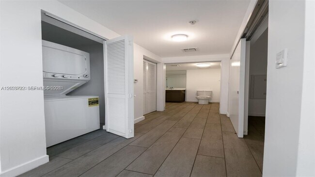 Foto del edificio - 321 NE 26th St