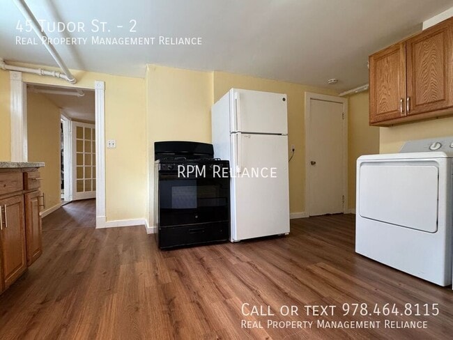 Foto del edificio - 2-Bedroom Apartment in Lynn, MA – Heat & H...