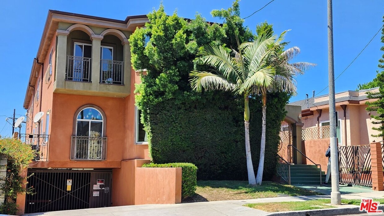 Primary Photo - 1307 Alexandria Ave