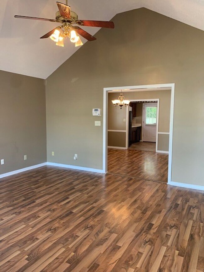 Foto del edificio - 3BD/2B in Remerton