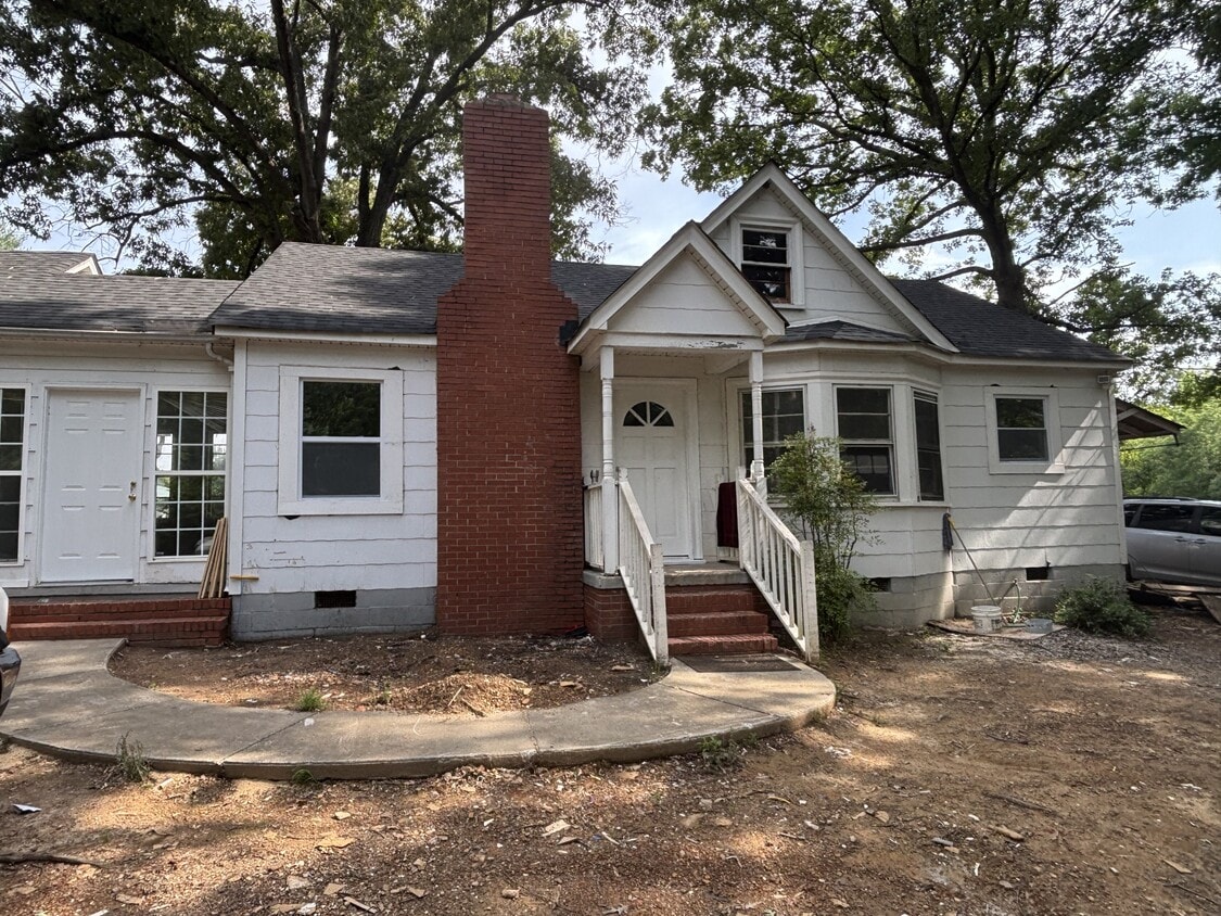 Primary Photo - 3021 Walkup Ave