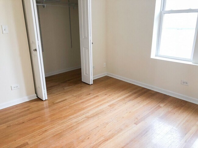 Foto del edificio - 4122 W Addison St
