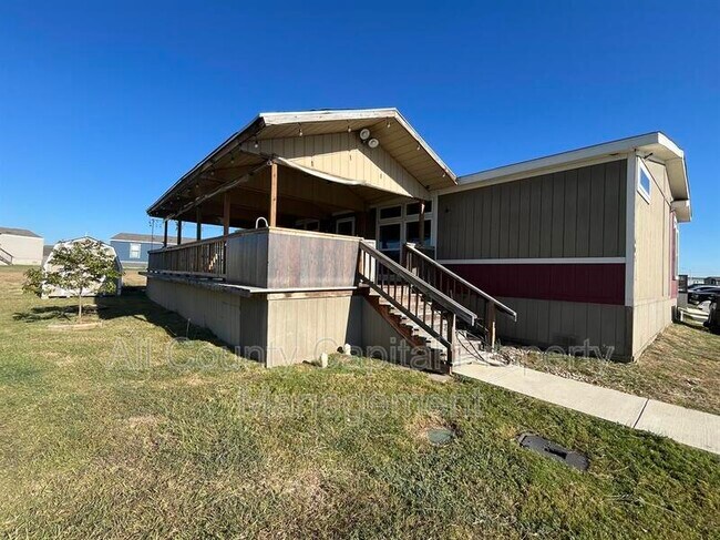 Building Photo - 605 Bandera St