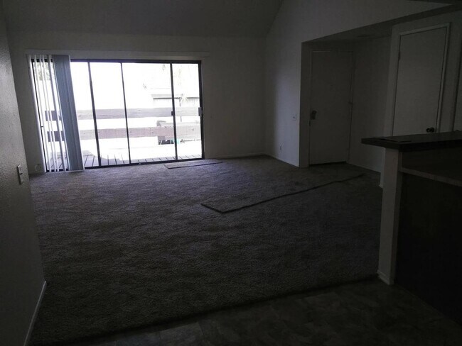Foto del edificio - 2266 Denair Ave