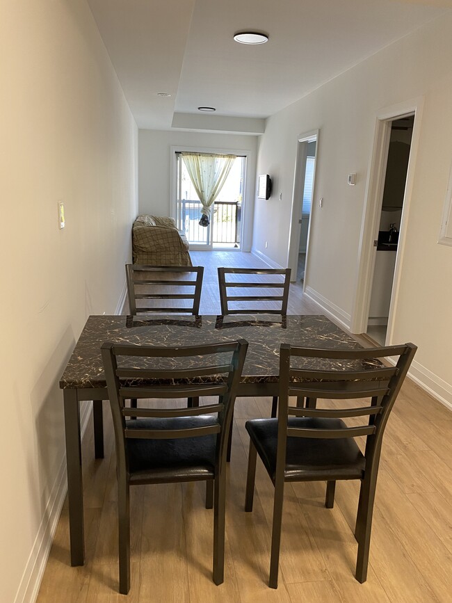 Photo du bâtiment - 782 St Clair Av W