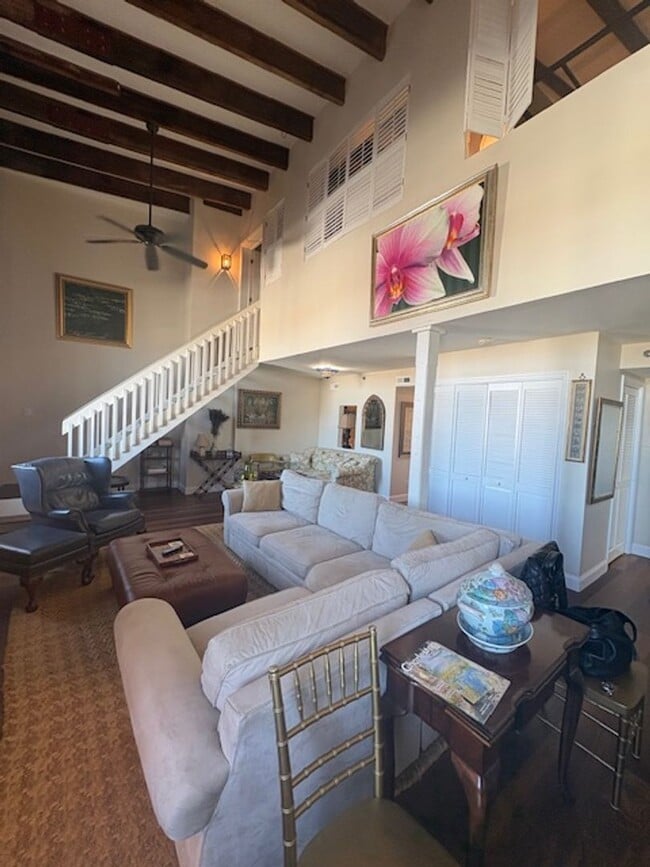 Building Photo - Historic Downtown Fully Furnished 2 Bedroom Condo