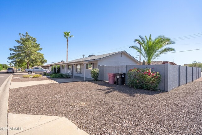 Building Photo - 7405 E Almeria Rd
