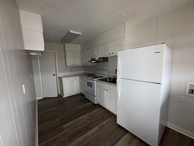 Building Photo - 206 Cloverleaf Dr