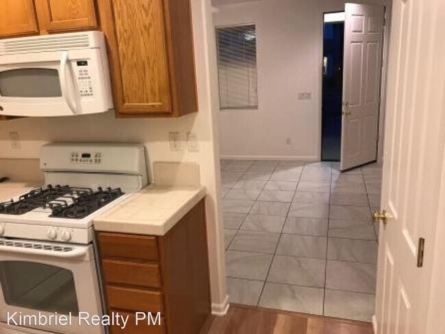 Building Photo - 3 br, 1.5 bath House - 2796 Crested St
