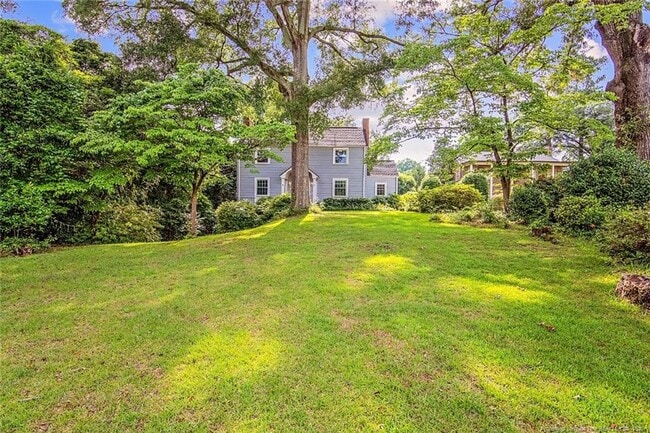 Foto del edificio - 220 Bradford Ave