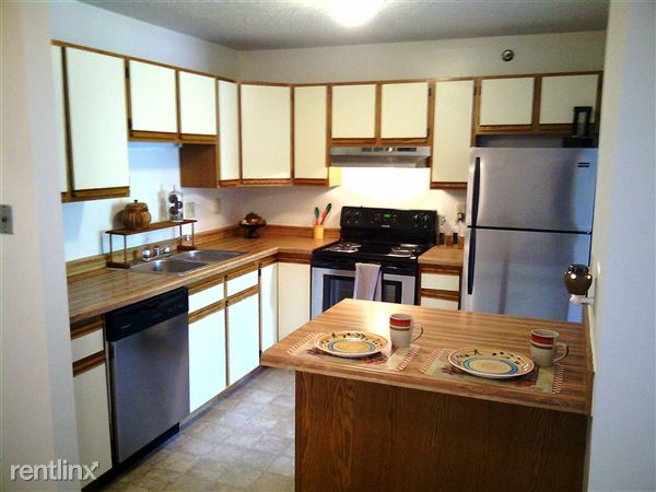 Building Photo - 5450 Douglas Dr N