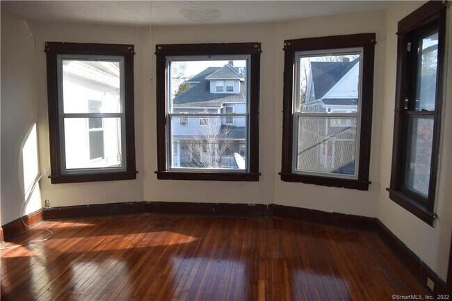 Foto del edificio - 487 Wilmot Ave