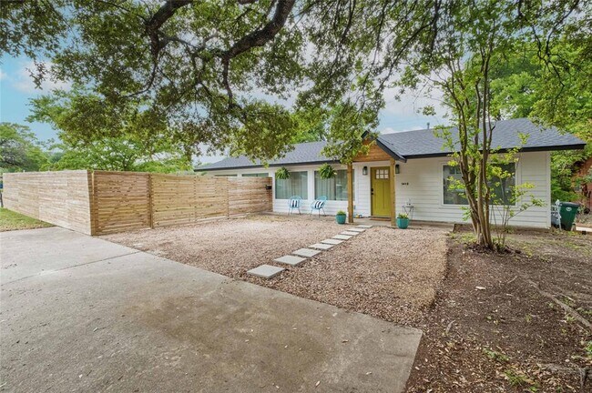 Foto del edificio - 1412 Valleyridge Dr
