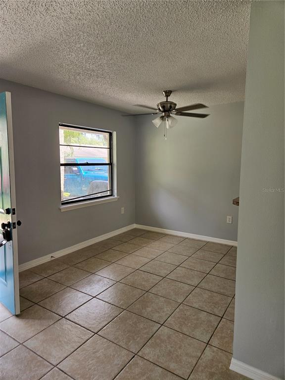 731 E Alfred St, Tavares, FL 32778 Room for Rent in Tavares, FL