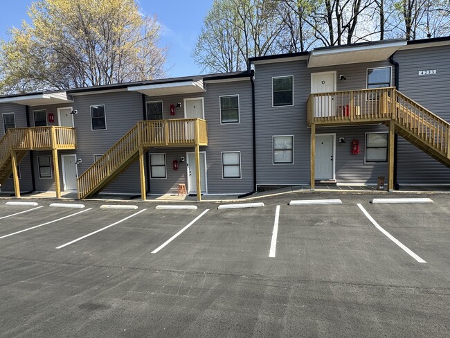 Building Photo - 4233 Brownsboro Rd