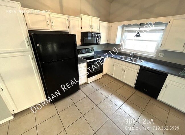 Building Photo - 3 Bedroom Home!