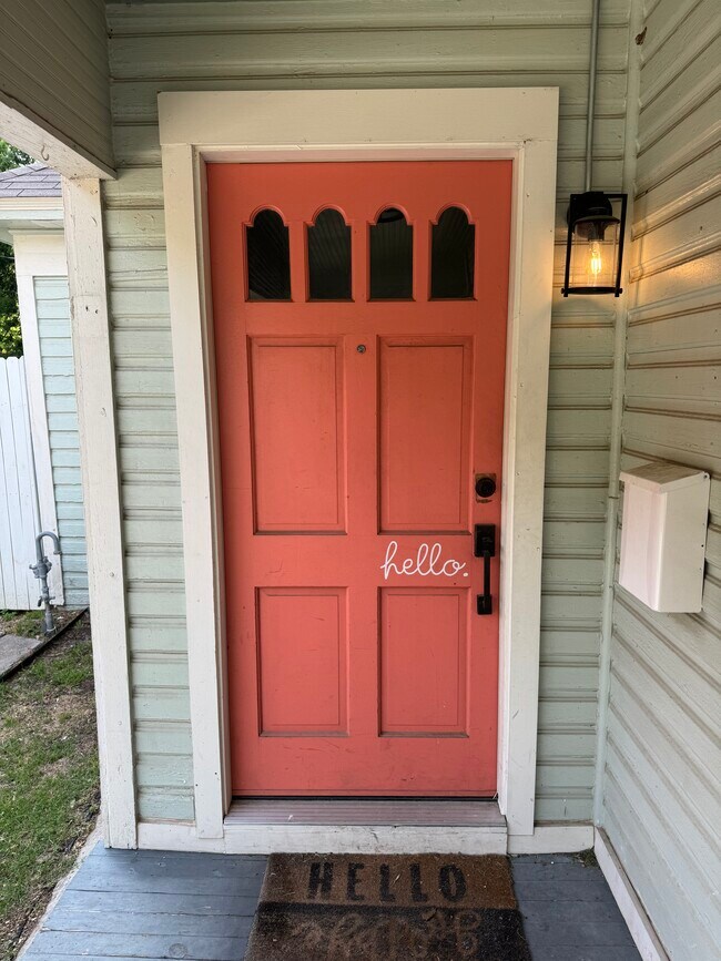 Foto del edificio - 1410 S Lake St