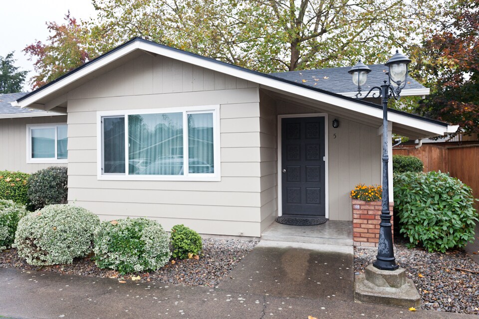 Primary Photo - 1341 W Hayes St