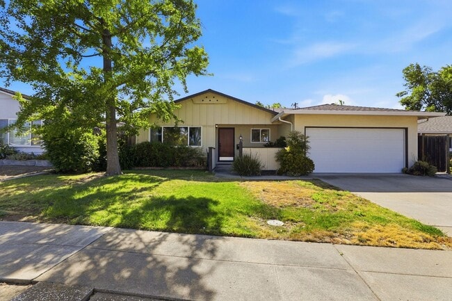 Wow! What a Great Home! Available Now! - Wow! What a Great Home! Available Now!
