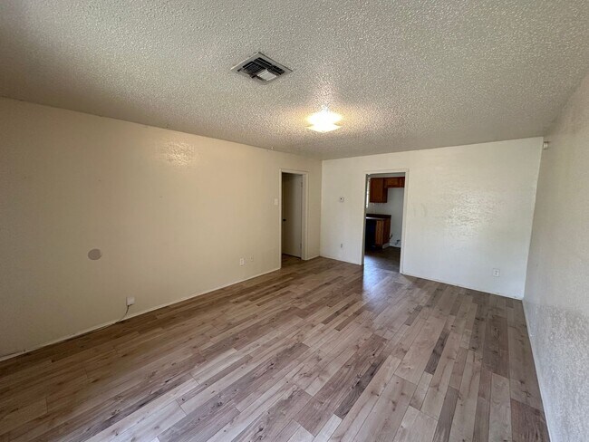 Building Photo - 1106 La Porte Dr