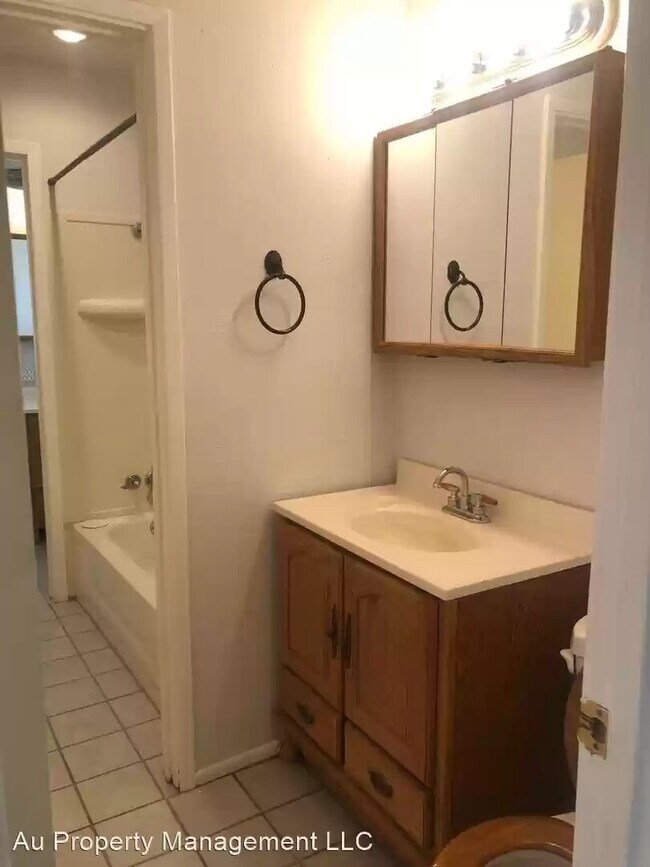 Foto del edificio - 3422 Thurman St