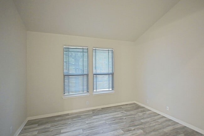 Foto del edificio - 934 Avery Pkwy