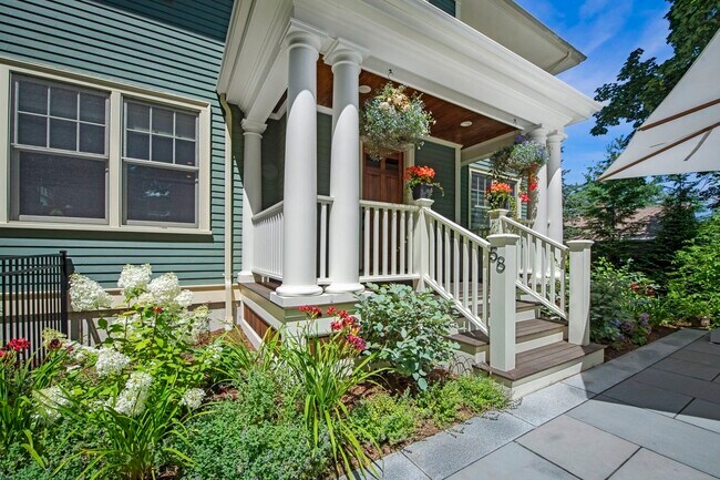 Building Photo - 58 Waverley Ave
