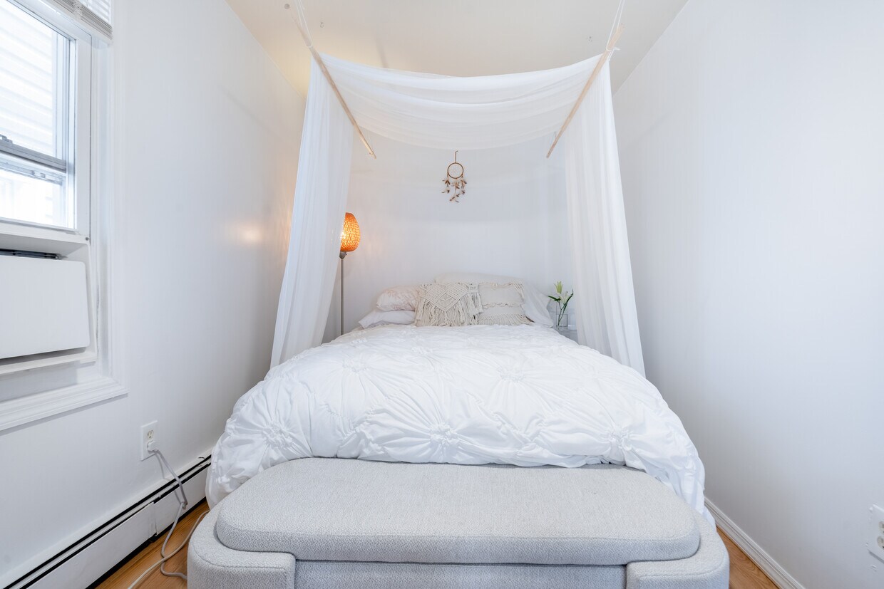 Foto principal - 320 Beach 101st St