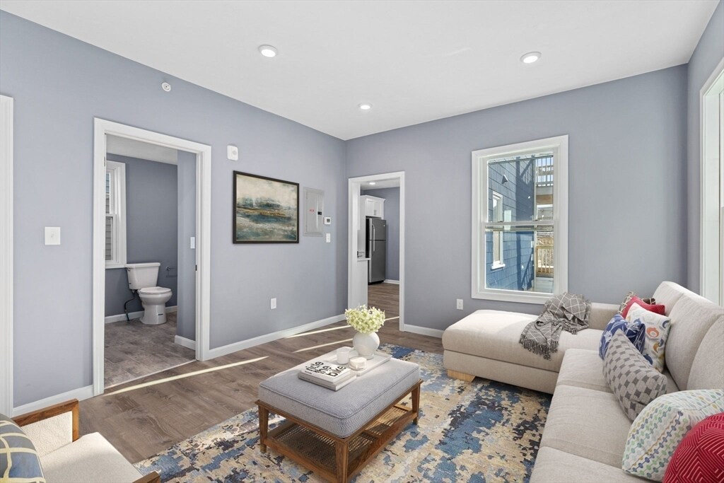 Foto principal - 167 Lexington St