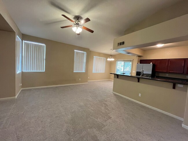 Foto del edificio - Lovely Summerlin 3 Bedroom 2 Bathroom Condo!