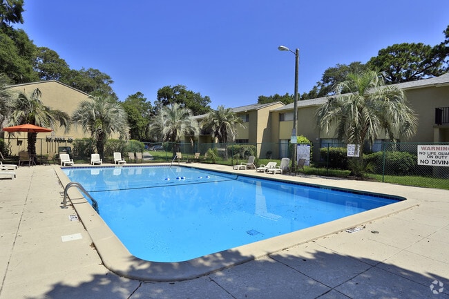 Pool - Oaks at Victory
