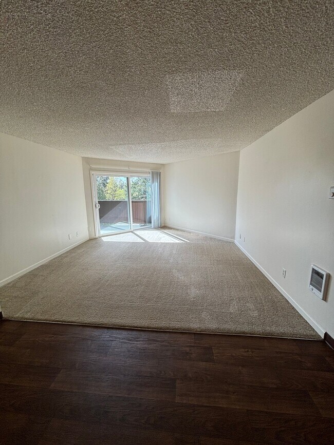 Foto del edificio - 8585 SW Canyon Ln