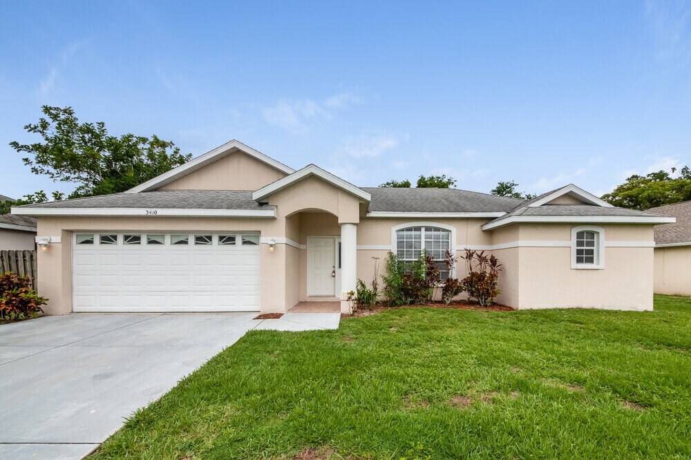 Foto principal - 3410 30th Ln E