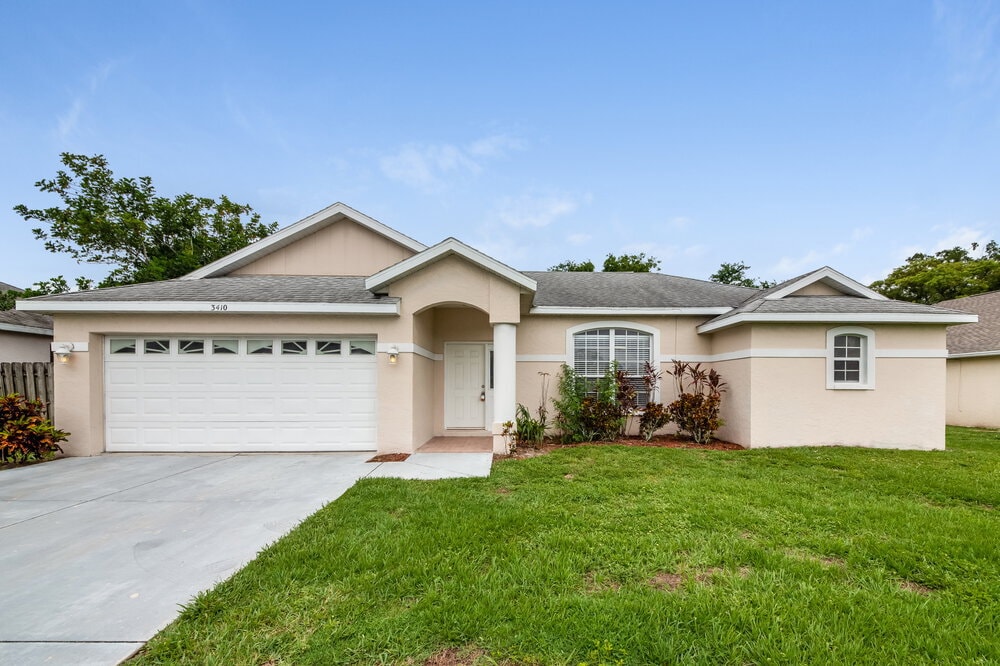 Primary Photo - 3410 30th Ln E